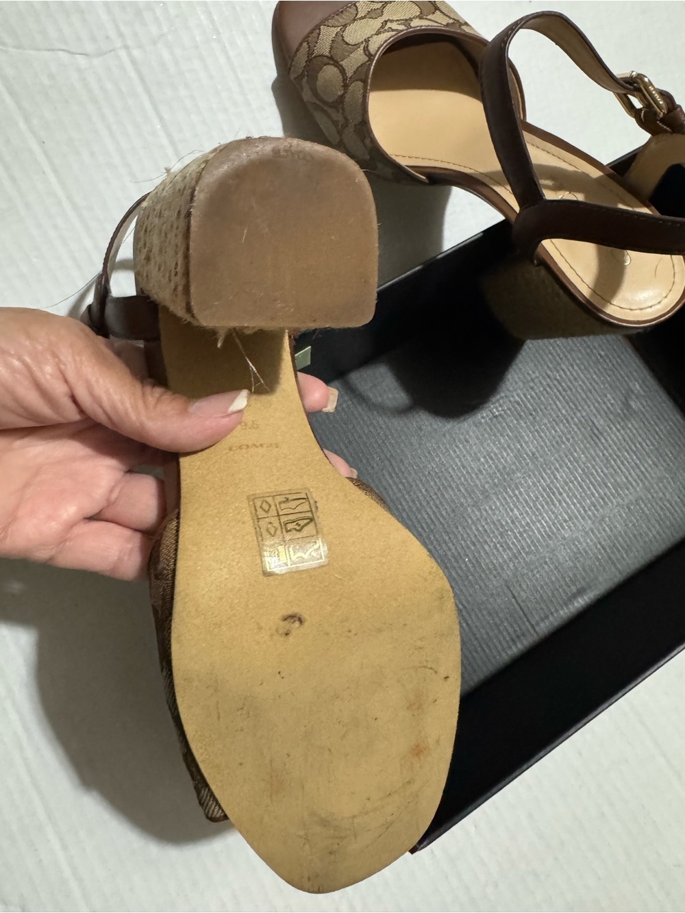 Coach Maddie Signature brown Canvas Slingback Sandals size 9.5 - Picture 2 of 16